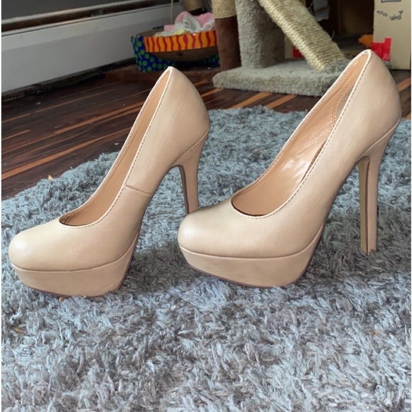 Brash Nude Pumps - Picture 3 of 3